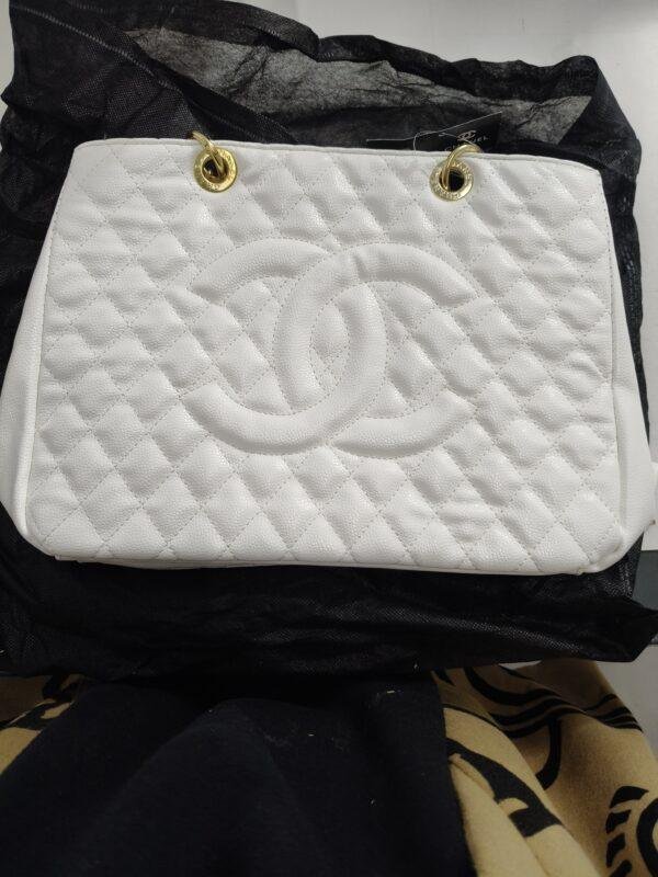 289 Cartera Chanel de Color Blanco