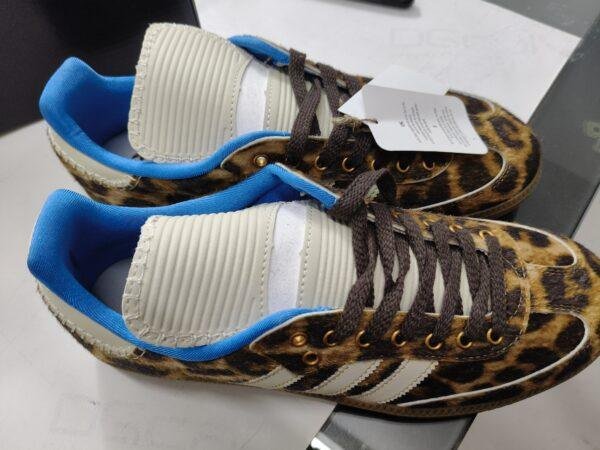 295 Zapatos de Leopardo Marca Adidas
