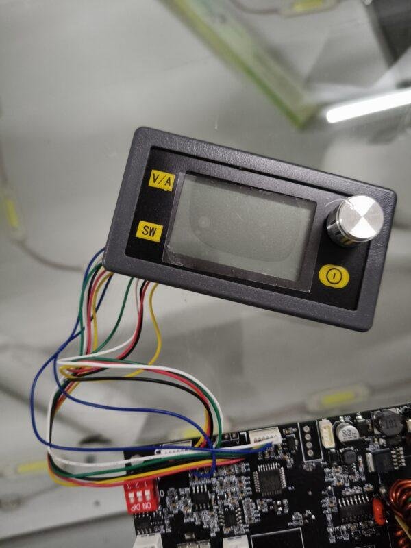 423 LCD Ajustable Fuente de Alimentación