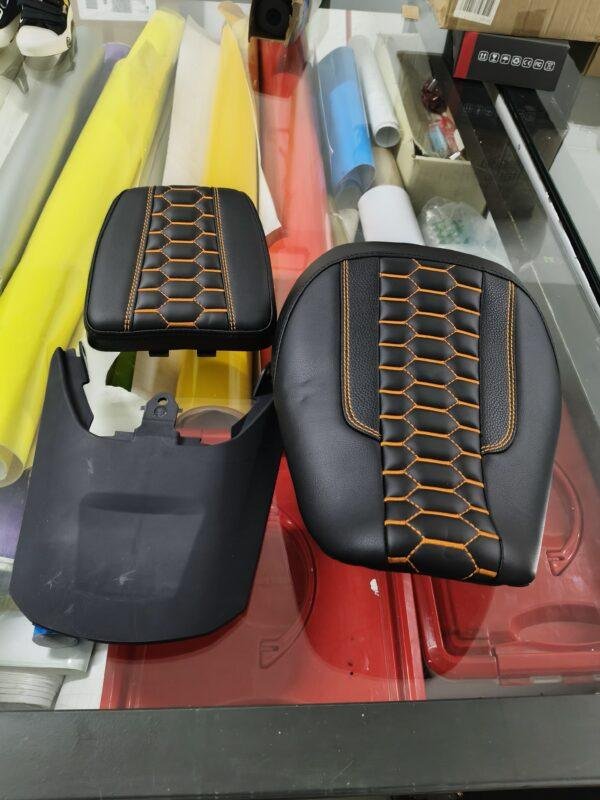432 Asiento de Motocicleta Color Negro con Costuras Naranja - Imagen 2